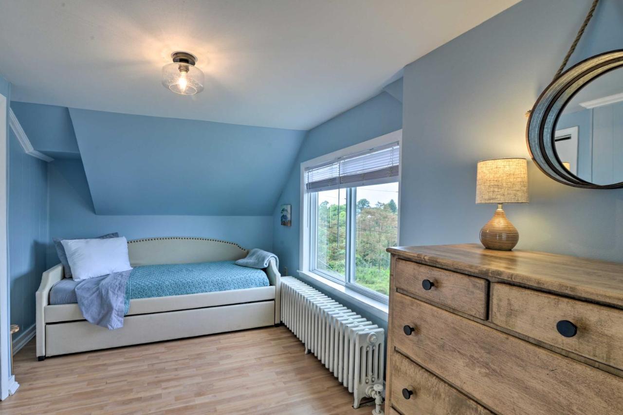 Enchanting Family House With Balcony Less Than 3 Mi To Wvu! Morgantown Dış mekan fotoğraf