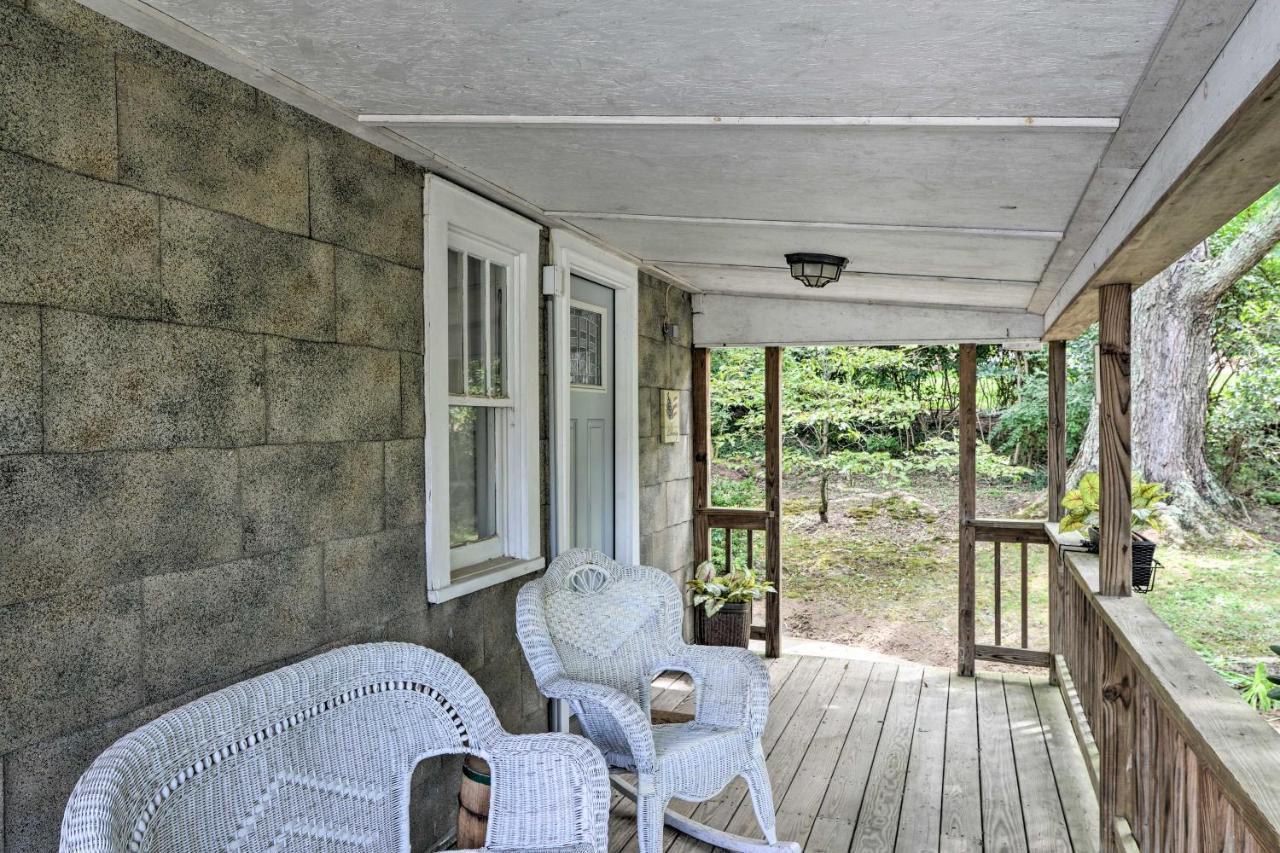Enchanting Family House With Balcony Less Than 3 Mi To Wvu! Morgantown Dış mekan fotoğraf