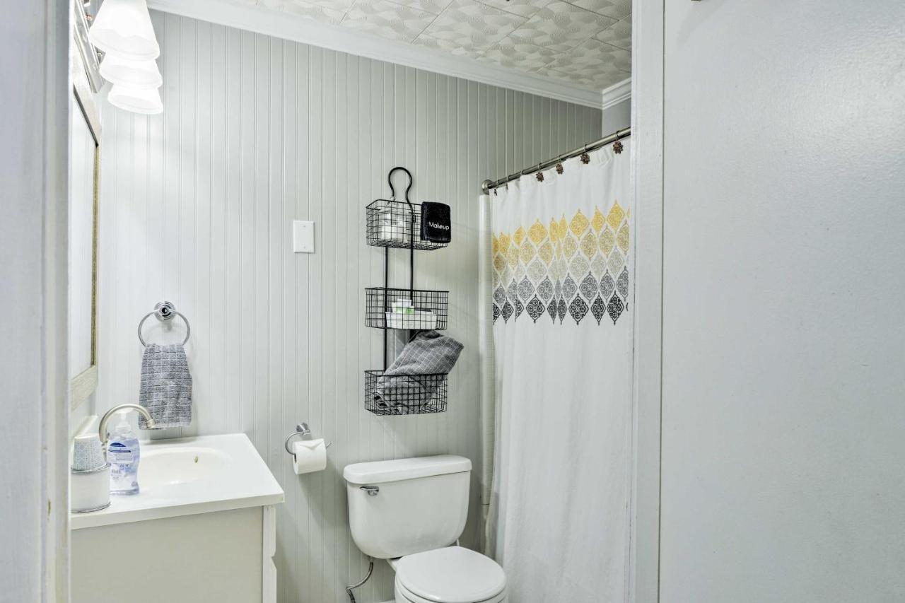 Enchanting Family House With Balcony Less Than 3 Mi To Wvu! Morgantown Dış mekan fotoğraf