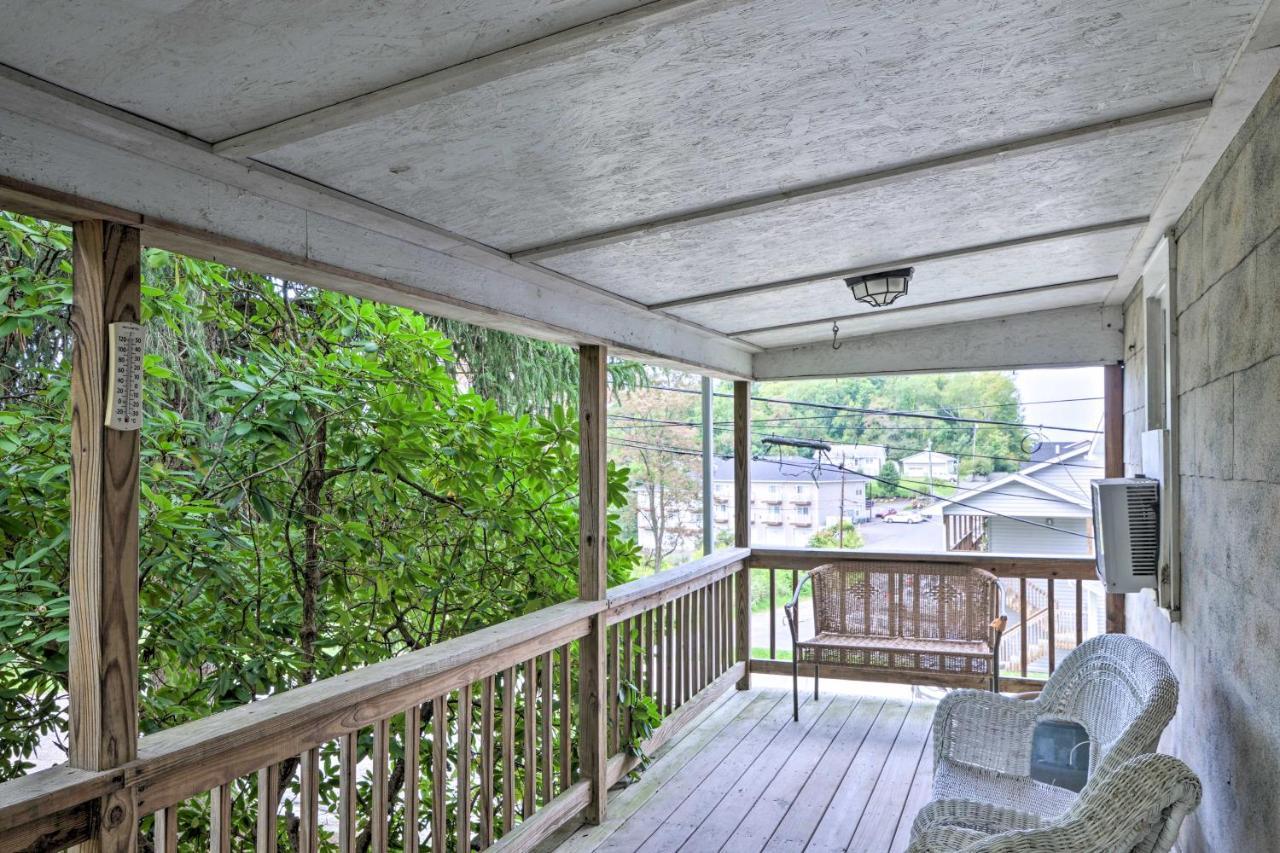 Enchanting Family House With Balcony Less Than 3 Mi To Wvu! Morgantown Dış mekan fotoğraf